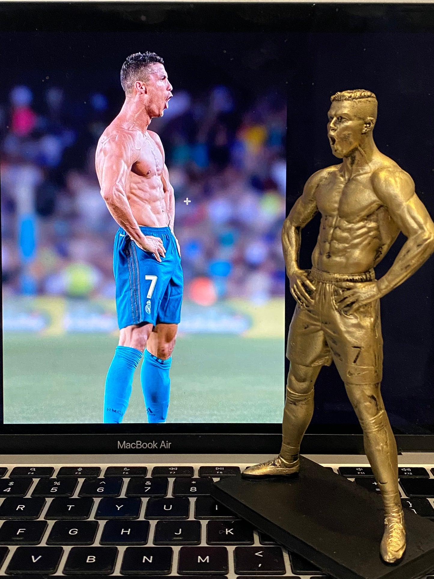 RONALDO Iconic Celebration Statue