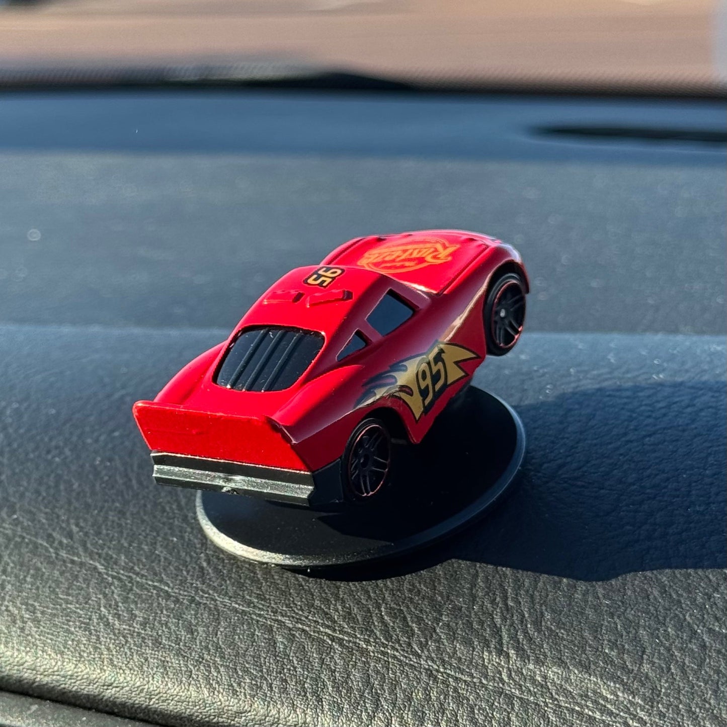 Dashboard Drifter (Lightning McQueen)