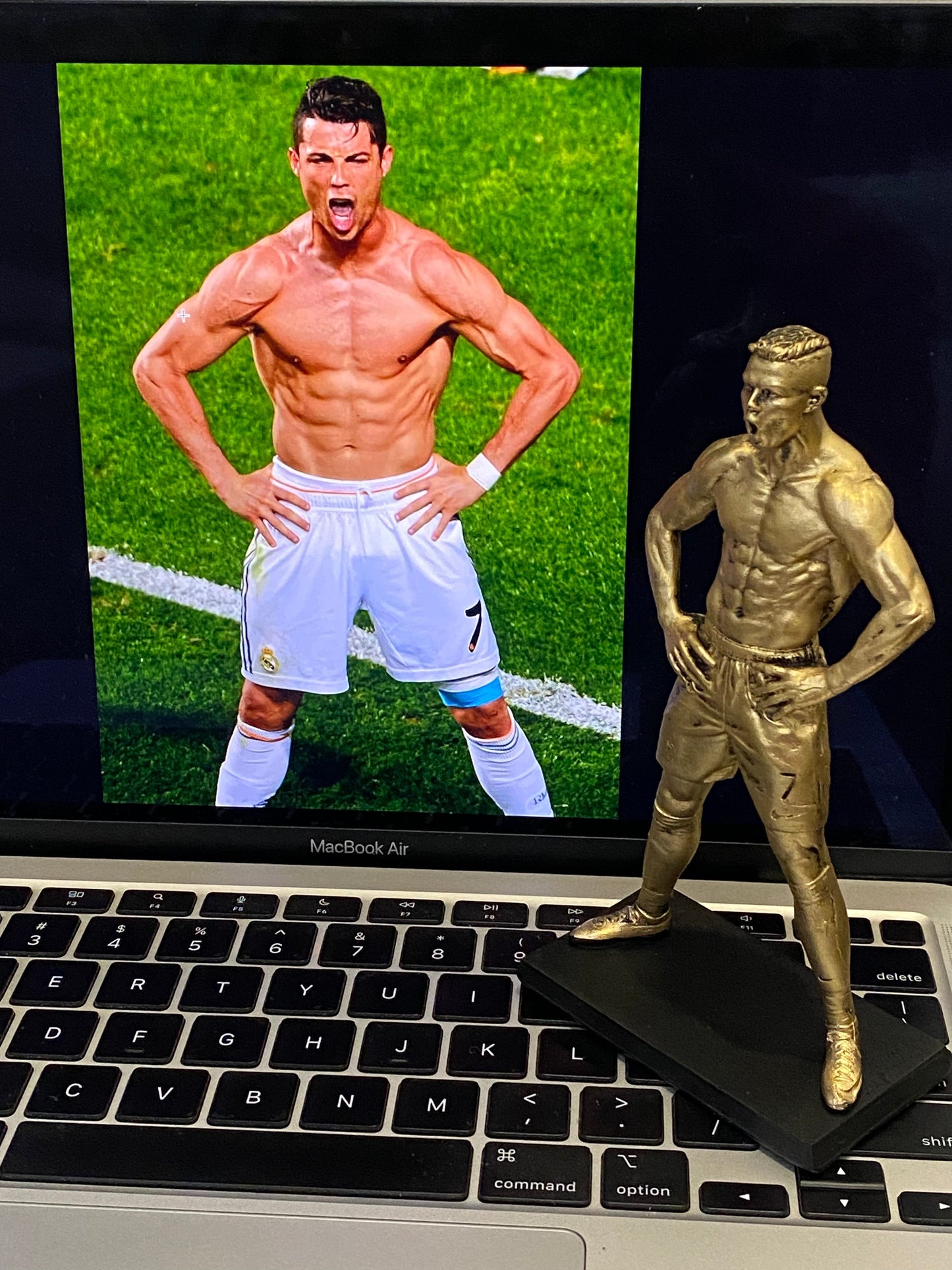 RONALDO Iconic Celebration Statue