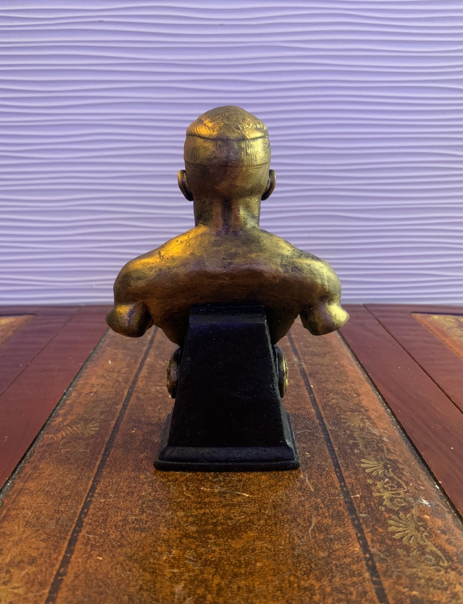 Conor McGregor Statue