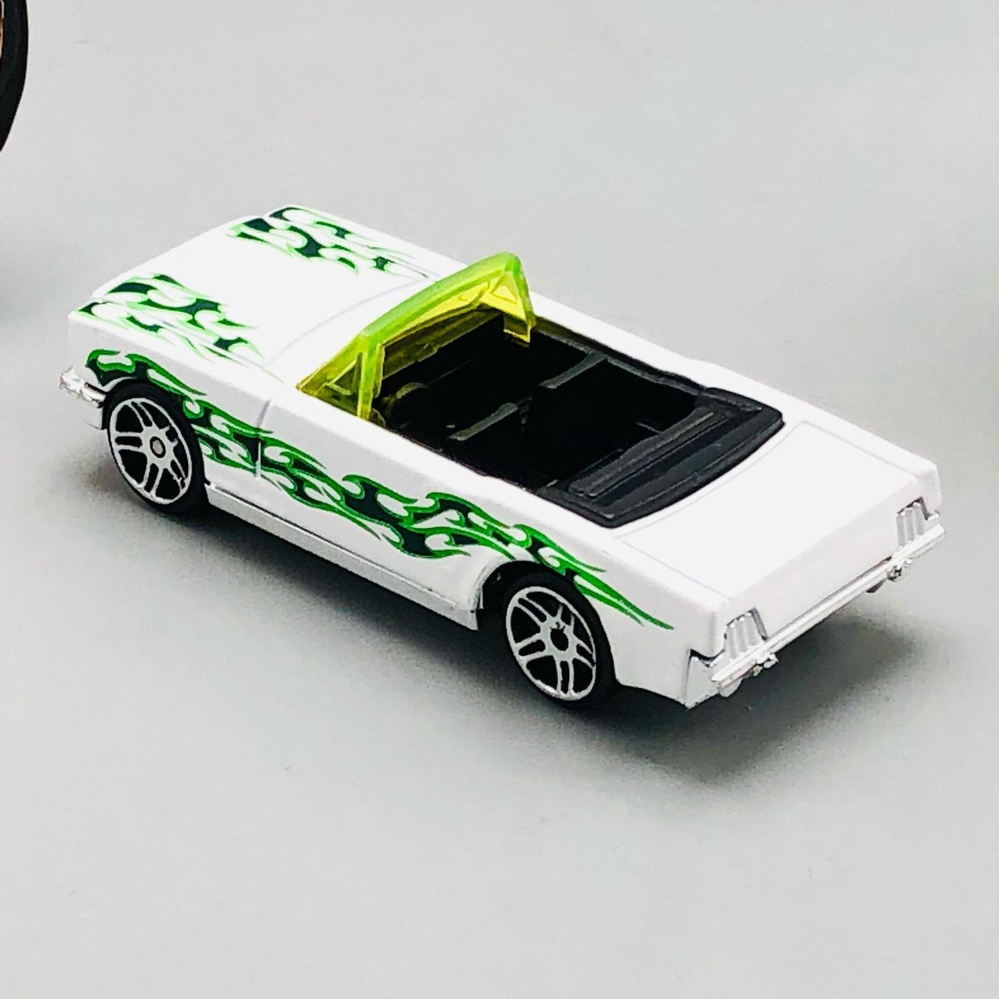 Hot Wheel Set with Display Racks