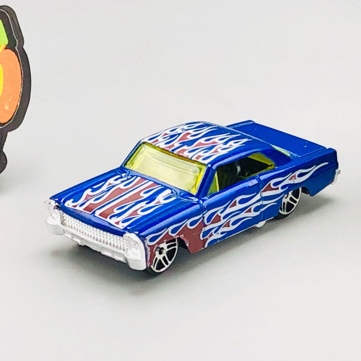 Hot Wheel Set with Display Racks