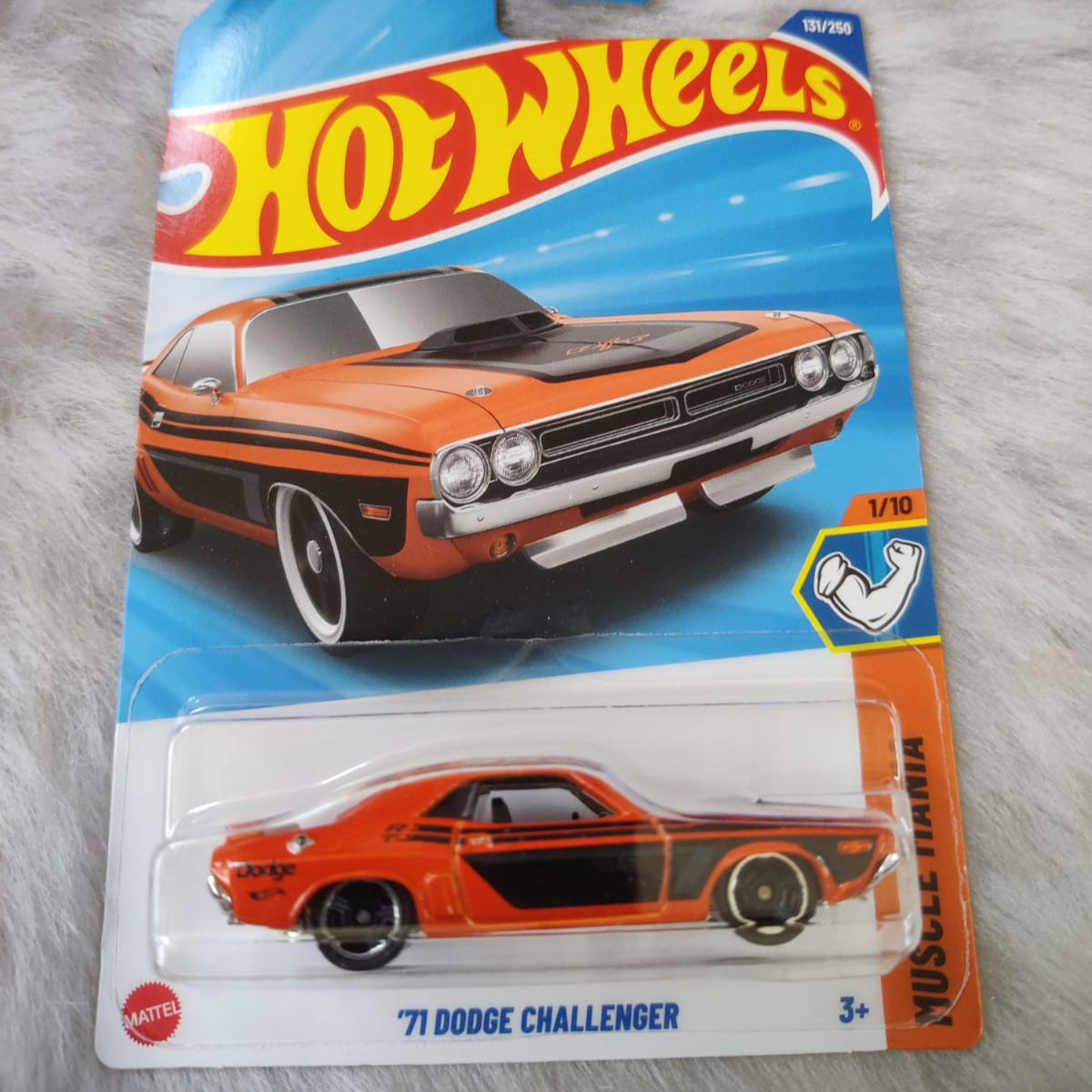 Hot Wheels Imported '71 Dodge Challenger Vehicle Exclusive Collection