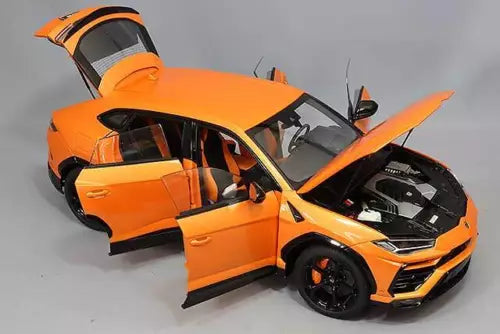1/18 LAMBORGHINI URUS ORANGE BOREALES / ORANGE PEARL Model Car